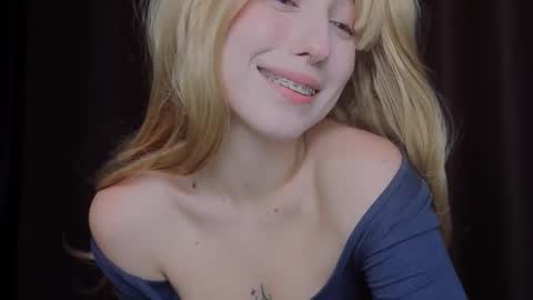 misa online show from November 15, 4:19 pm