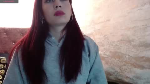 Yuyi online show from December 14, 11:16 am