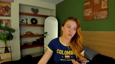 Zoe  online show from July 12, 3:15 pm