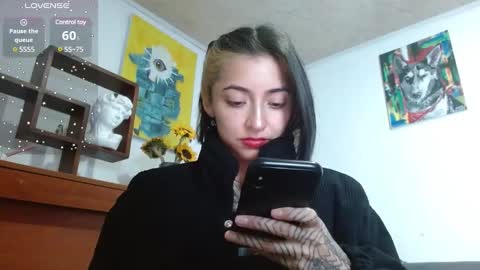 Zoe  online show from February 13, 10:33 pm