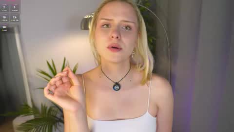 Snapshot of a_avine chatting on October 18, 3:27 pm Molly online show from October 18, 3:27 pm