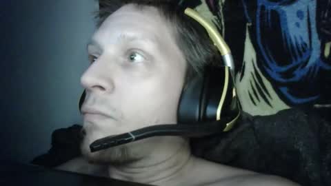 A Bored Dragon online show from February 14, 3:09 am