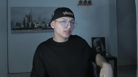 Snapshot of a_lejandro_08 chatting on March 1, 4:58 am alejo online show from March 1, 4:58 am