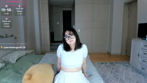 Ari online show from April 11, 8:51 am