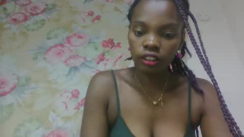 aadienne online show from April 3, 6:59 pm