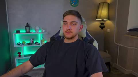 Snapshot of aalexxxxxx chatting on February 15, 6:55 am Alex online show from February 15, 6:55 am