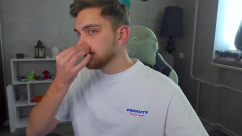 Snapshot of aalexxxxxx chatting on March 10, 5:22 am Alex online show from March 10, 5:22 am