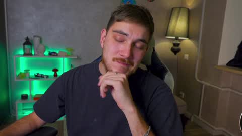 Snapshot of aalexxxxxx chatting on January 11, 9:04 pm Alex online show from January 11, 9:04 pm