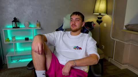 Snapshot of aalexxxxxx chatting on December 15, 3:34 am Alex online show from December 15, 3:34 am