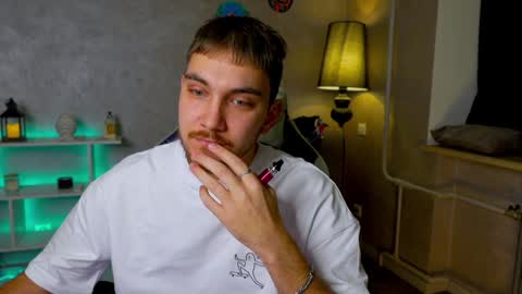 Snapshot of aalexxxxxx chatting on December 14, 5:07 am Alex online show from December 14, 5:07 am