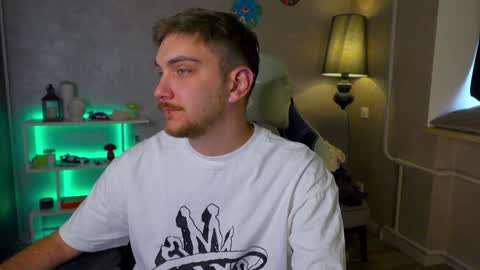 Snapshot of aalexxxxxx chatting on February 3, 7:18 am Alex online show from February 3, 7:18 am