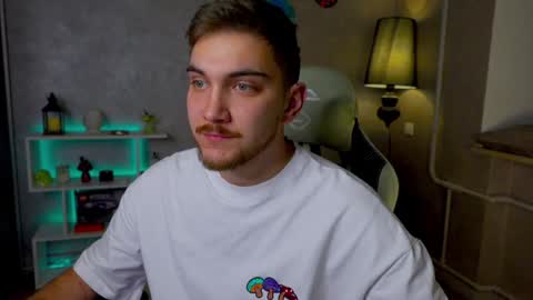 Snapshot of aalexxxxxx chatting on December 30, 1:14 pm Alex online show from December 30, 1:14 pm