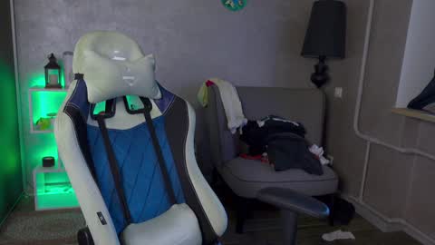 Snapshot of aalexxxxxx chatting on January 13, 12:45 pm Alex online show from January 13, 12:45 pm