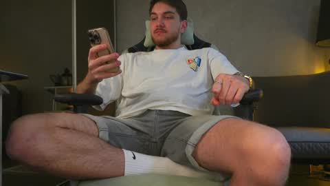 Snapshot of aalexxxxxx chatting on September 19, 7:23 am Alex online show from September 19, 7:23 am