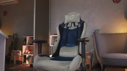 Snapshot of aalexxxxxx chatting on October 19, 7:46 am Alex online show from October 19, 7:46 am