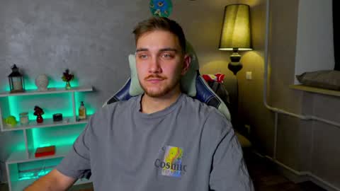 Snapshot of aalexxxxxx chatting on December 20, 2:08 am Alex online show from December 20, 2:08 am