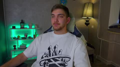 Snapshot of aalexxxxxx chatting on February 14, 5:30 am Alex online show from February 14, 5:30 am