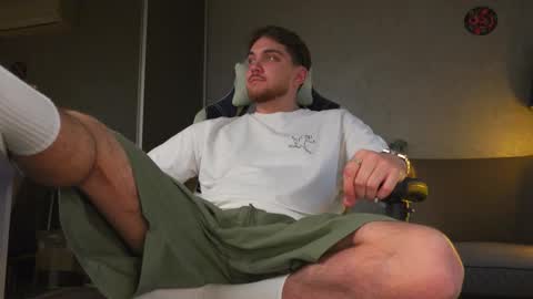 Snapshot of aalexxxxxx chatting on October 8, 7:36 am Alex online show from October 8, 7:36 am