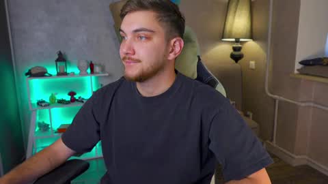 Snapshot of aalexxxxxx chatting on March 4, 6:04 am Alex online show from March 4, 6:04 am