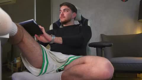 Snapshot of aalexxxxxx chatting on September 12, 7:32 am Alex online show from September 12, 7:32 am