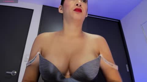 andrea online show from November 14, 3:09 am