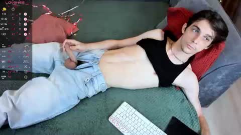 Aaron Bang online show from July 9, 11:42 pm