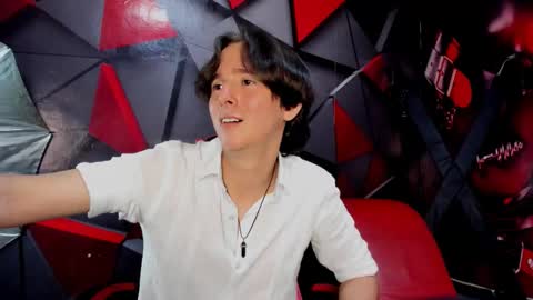 Aaron online show from December 6, 12:07 am