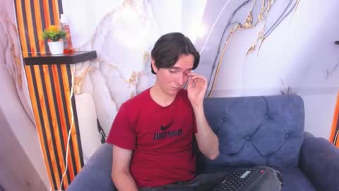 Aaron online show from December 3, 11:16 pm