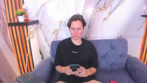 Aaron online show from December 2, 11:14 pm