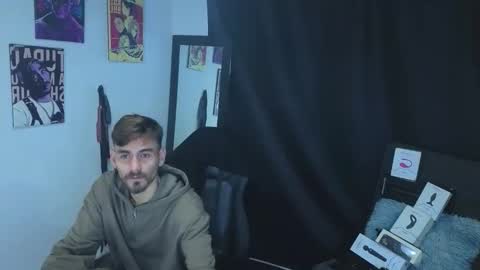 aaron_malikk online show from April 28, 3:44 am