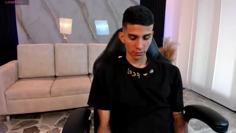 Aaron online show from March 3, 8:38 pm