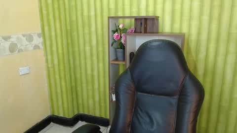 im NiallDun online show from February 27, 5:40 am