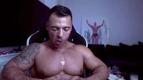 aaronblazee online show from May 10, 2:29 am