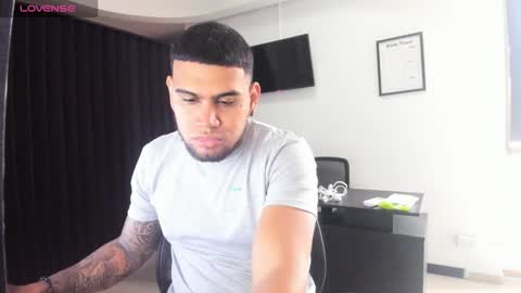 ig aaron hunter123 online show from March 18, 1:28 pm