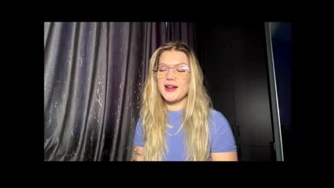 Abbi online show from December 16, 8:09 am