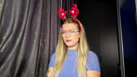 Abbi online show from December 17, 8:32 am