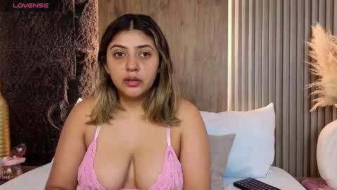 Abbygail online show from November 6, 12:30 pm