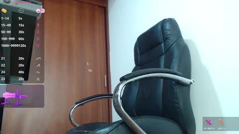 Snapshot of abby_taylorr_ chatting on October 3, 2:47 pm Vannesa online show from October 3, 2:47 pm
