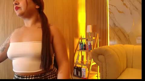 Snapshot of abby_tf chatting on October 21, 9:40 pm abby_tf online show from October 21, 9:40 pm