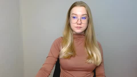 Abby Lovense is active online show from April 6, 1:01 pm