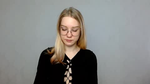 Abby Lovense is active online show from February 18, 8:38 am