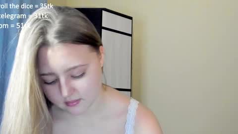 Snapshot of abbywyte chatting on January 18, 1:18 pm Abby    Stream at Sat  Sun  Mon  Fri online show from January 18, 1:18 pm