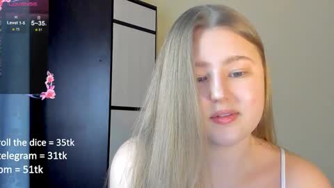 Snapshot of abbywyte chatting on February 22, 2:30 pm Abby    Stream at Sat  Sun  Mon  Fri online show from February 22, 2:30 pm