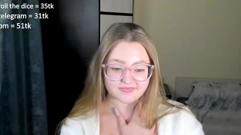 Snapshot of abbywyte chatting on January 5, 2:41 pm Abby    Stream at Sat  Sun  Mon  Fri online show from January 5, 2:41 pm