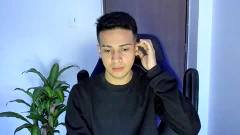 Independence model AbelAsburgo online show from March 11, 5:02 am