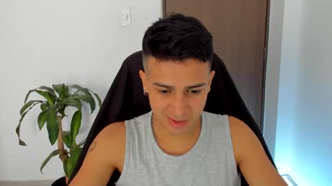 Independence model AbelAsburgo online show from October 8, 2:01 pm