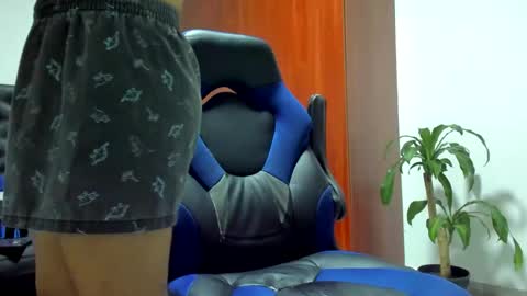 Independence model AbelAsburgo online show from October 22, 1:31 am