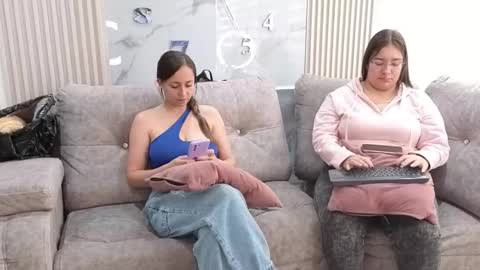 abella_as_ online show from March 2, 1:18 pm