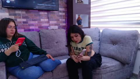 abella_as_ online show from May 26, 4:35 pm