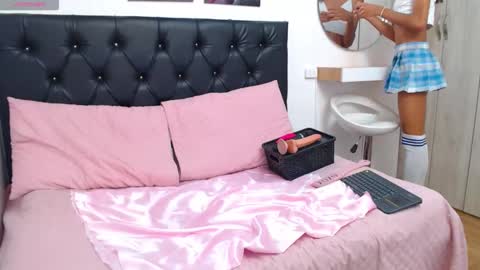 Abigail online show from March 19, 1:05 pm